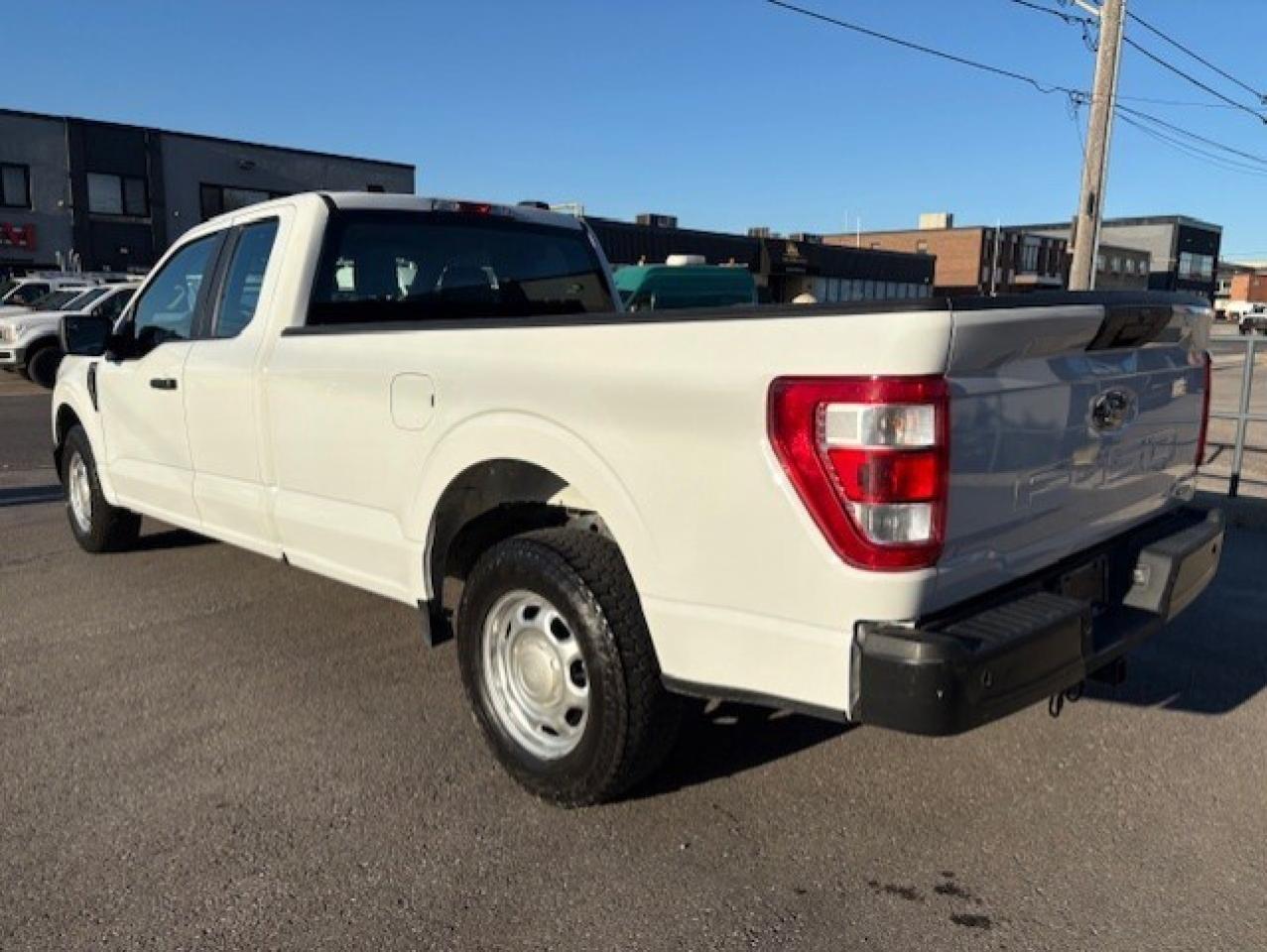 2022 Ford F-150 XL SuperCab 8' Box BEST DEAL IN CANADA-WE FINANCE! Photo2