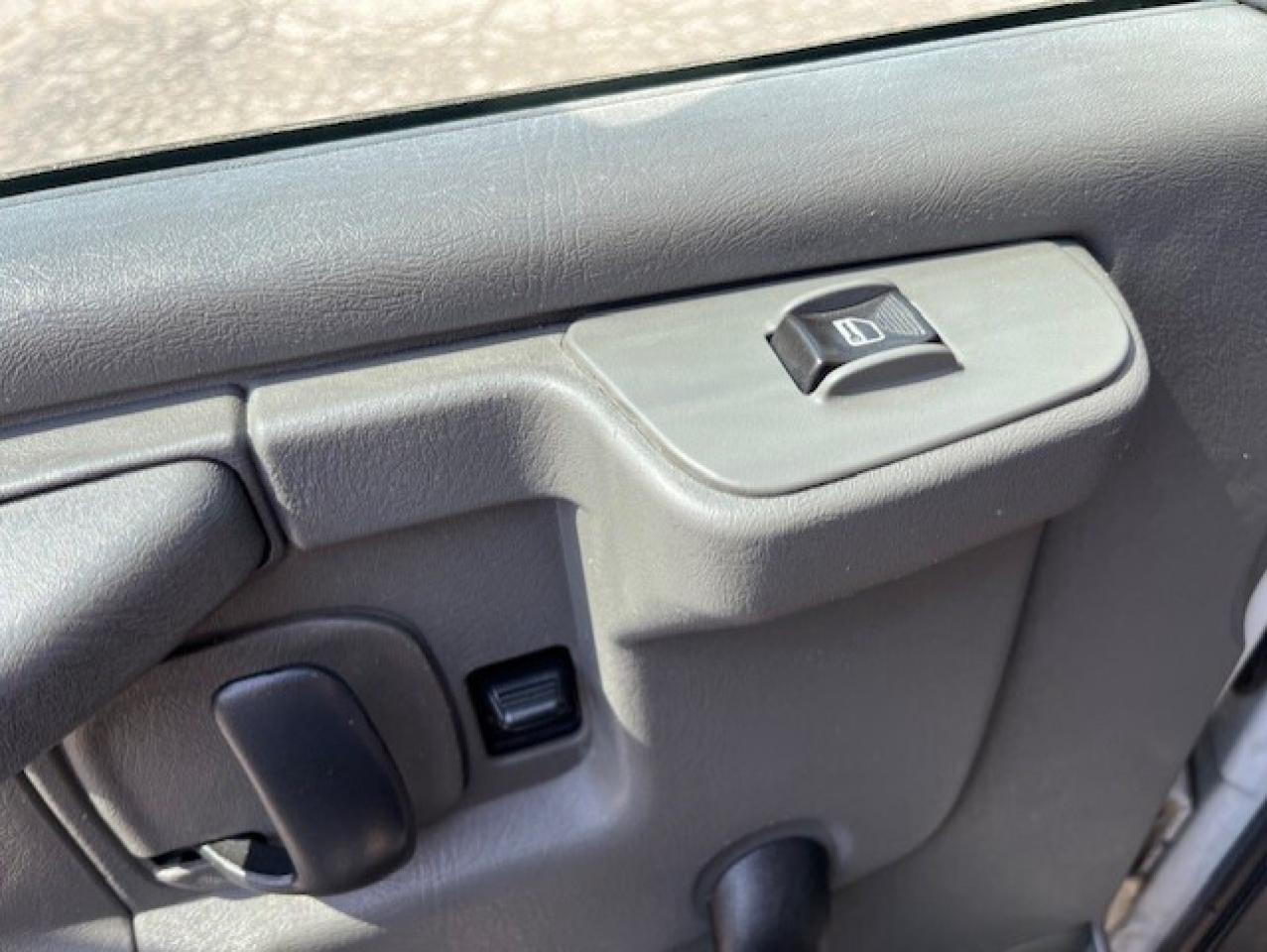 2011 GMC Savana Cargo Van 1500 V6-DIVIDER-SHELVES-NO WINDOW-NEW BRAKES/TIRES Photo