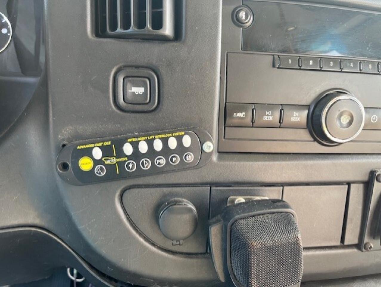 2014 GMC Savana 4500 Van 177 **YORK UNIVERSITY SHUTTLE BUS** Photo