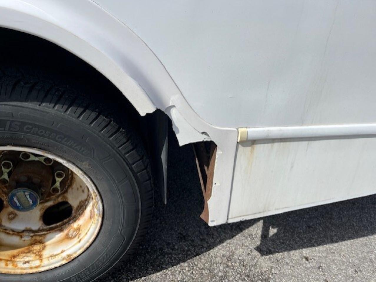 2014 GMC Savana 4500 Van 177 **YORK UNIVERSITY SHUTTLE BUS** Photo