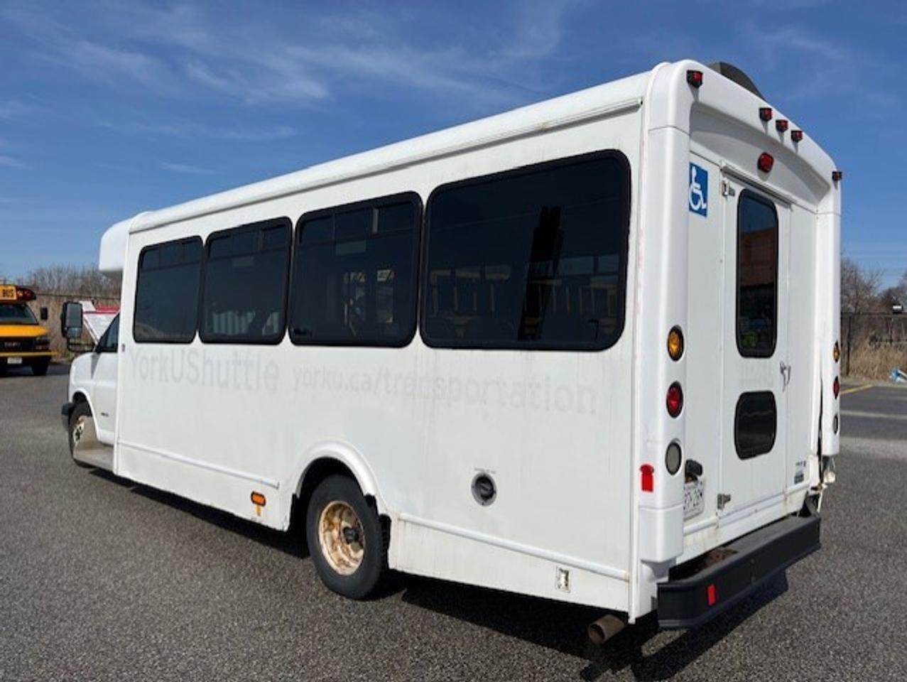 2014 GMC Savana 4500 Van 177 **YORK UNIVERSITY SHUTTLE BUS** Photo