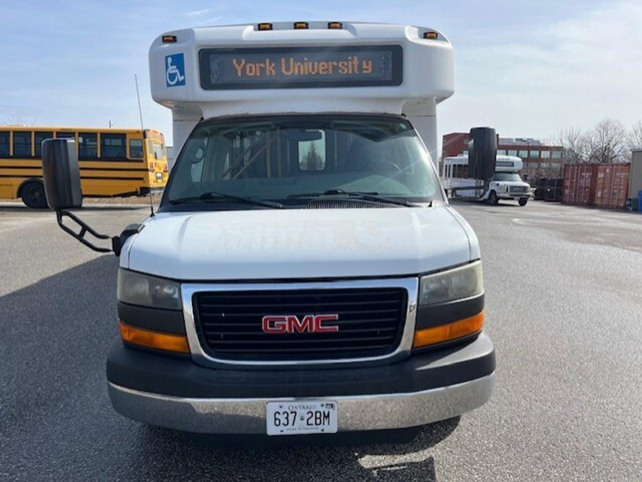 2014 GMC Savana 4500 Van 177 **YORK UNIVERSITY SHUTTLE BUS** Photo
