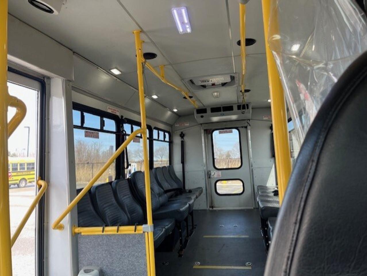 2014 GMC Savana 4500 Van 177 **YORK UNIVERSITY SHUTTLE BUS** Photo