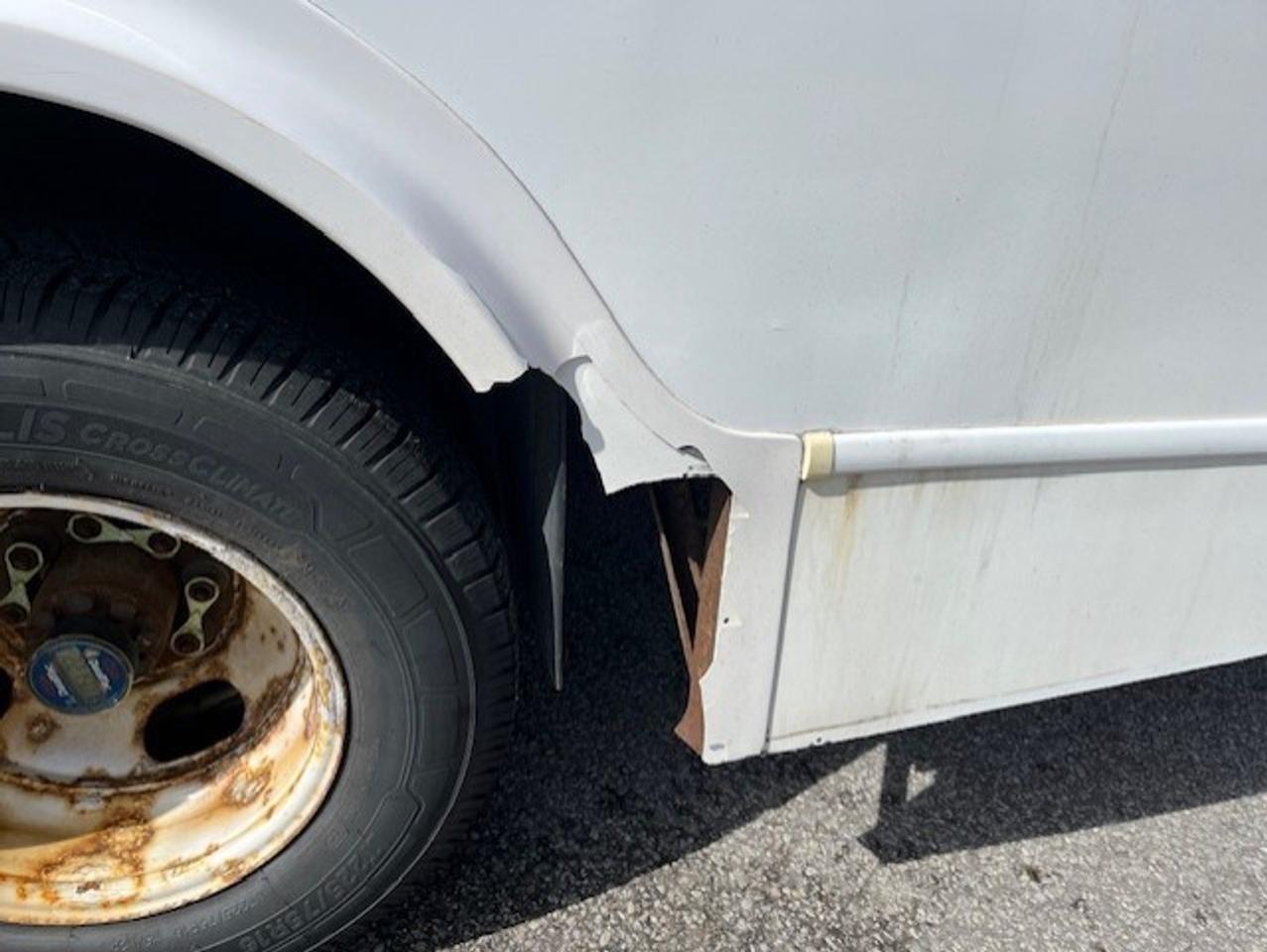 2014 GMC Savana 4500 Van 177 **YORK UNIVERSITY SHUTTLE BUS** Photo