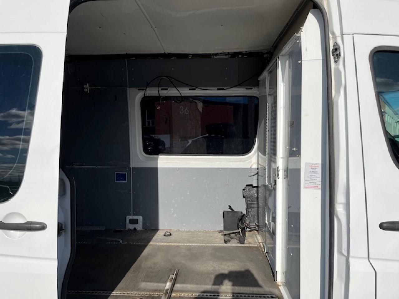 2009 Dodge Sprinter 3500 DUALLY RAISED ROOF 170WB **1 OWNER-ONLY 85,000KM** Photo