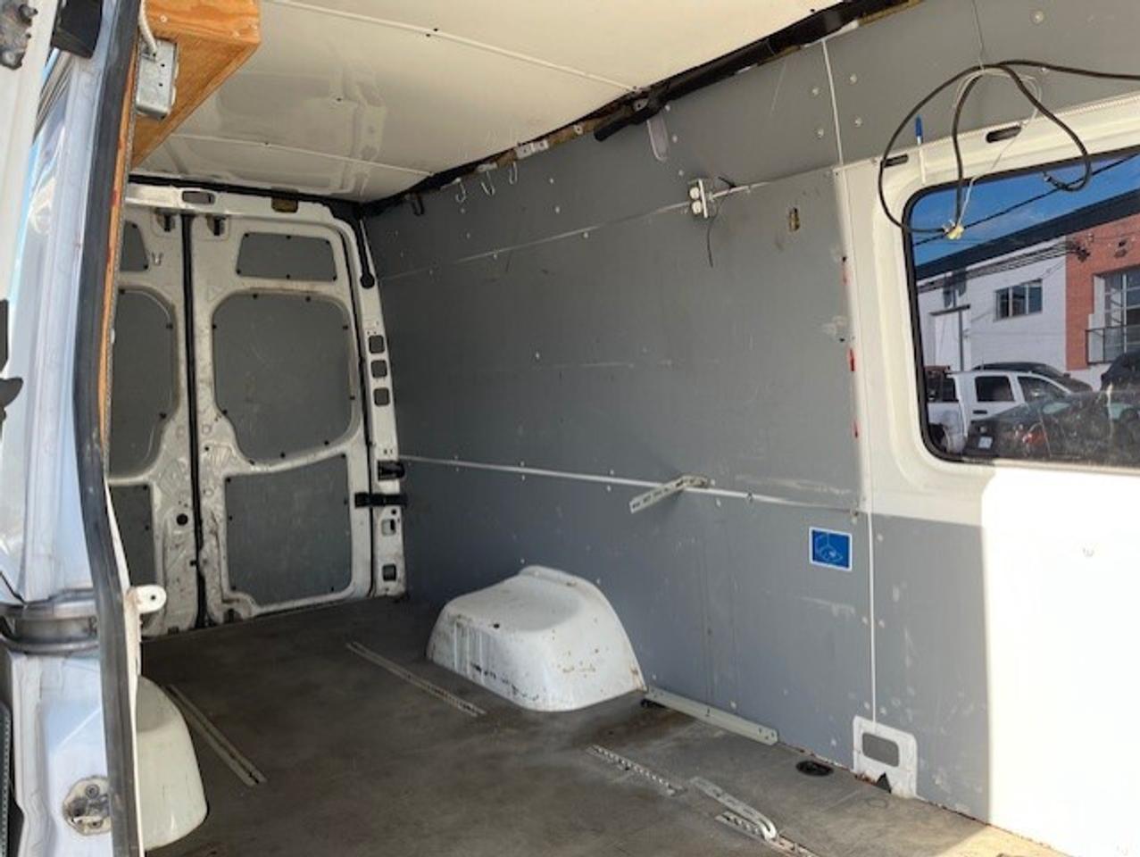 2009 Dodge Sprinter 3500 DUALLY RAISED ROOF 170WB **1 OWNER-ONLY 85,000KM** Photo