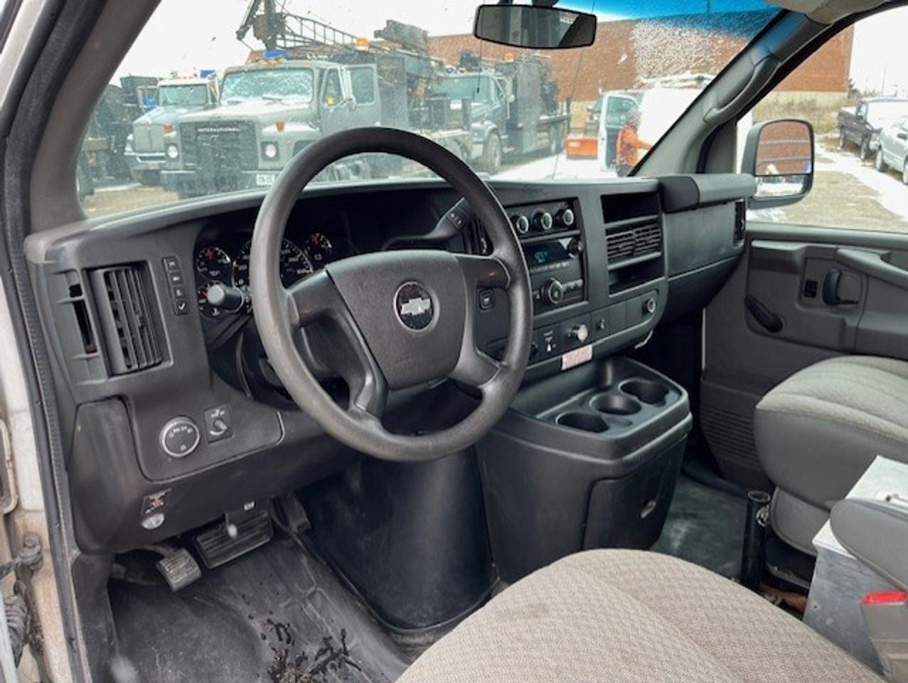 2012 Chevrolet Express 3500 BUCKET/BOOM/CHERRY PICKER **TELELIFT CRANE** Photo