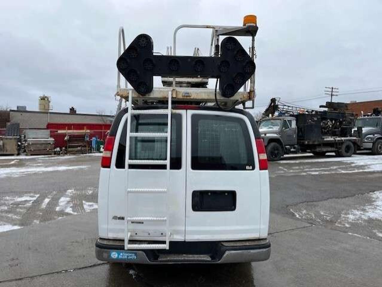 2012 Chevrolet Express 3500 3500 BUCKET/BOOM/CHERRY PICKER **TELELIFT CRANE** Photo