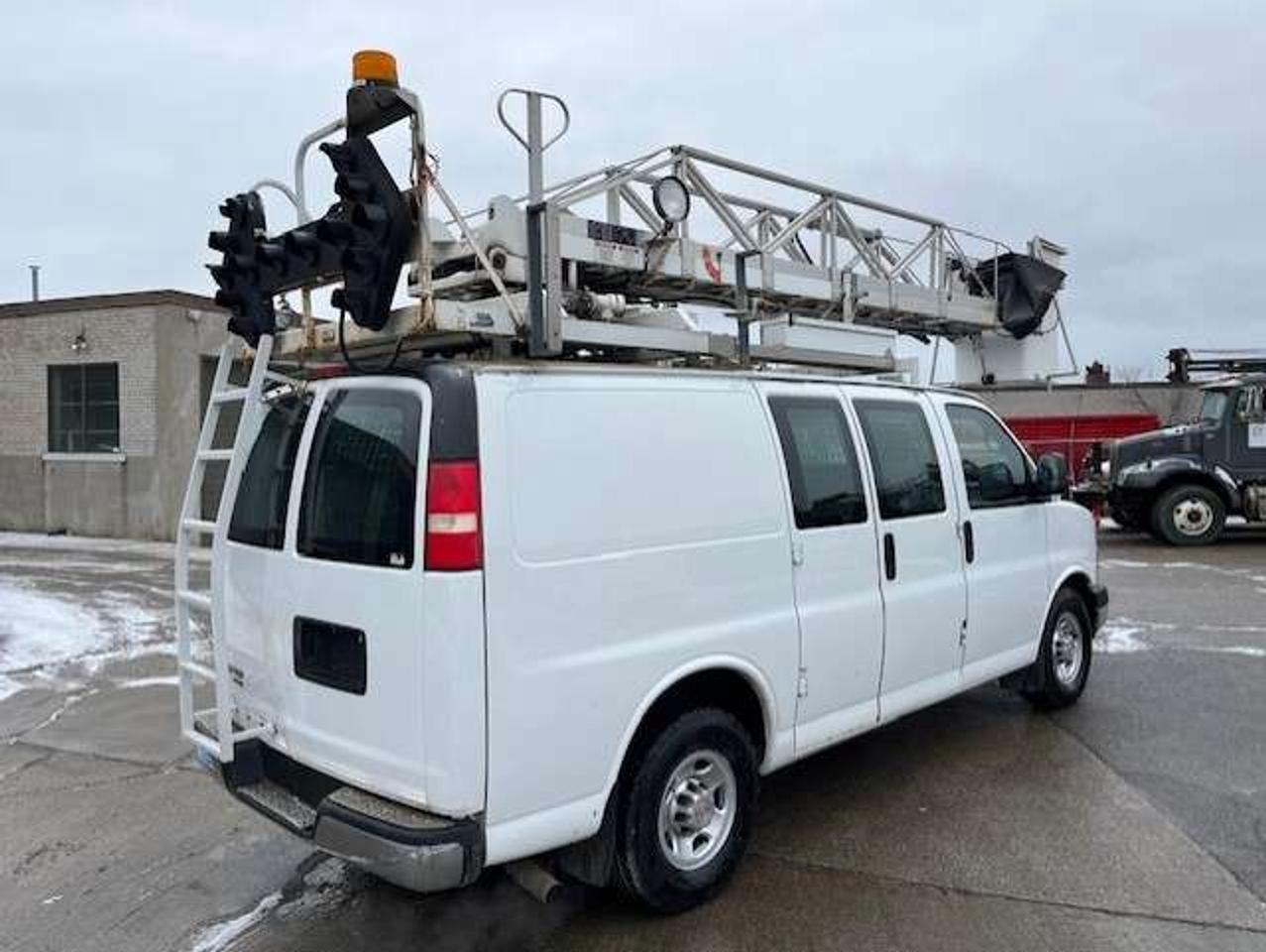 2012 Chevrolet Express 3500 3500 BUCKET/BOOM/CHERRY PICKER **TELELIFT CRANE** Photo