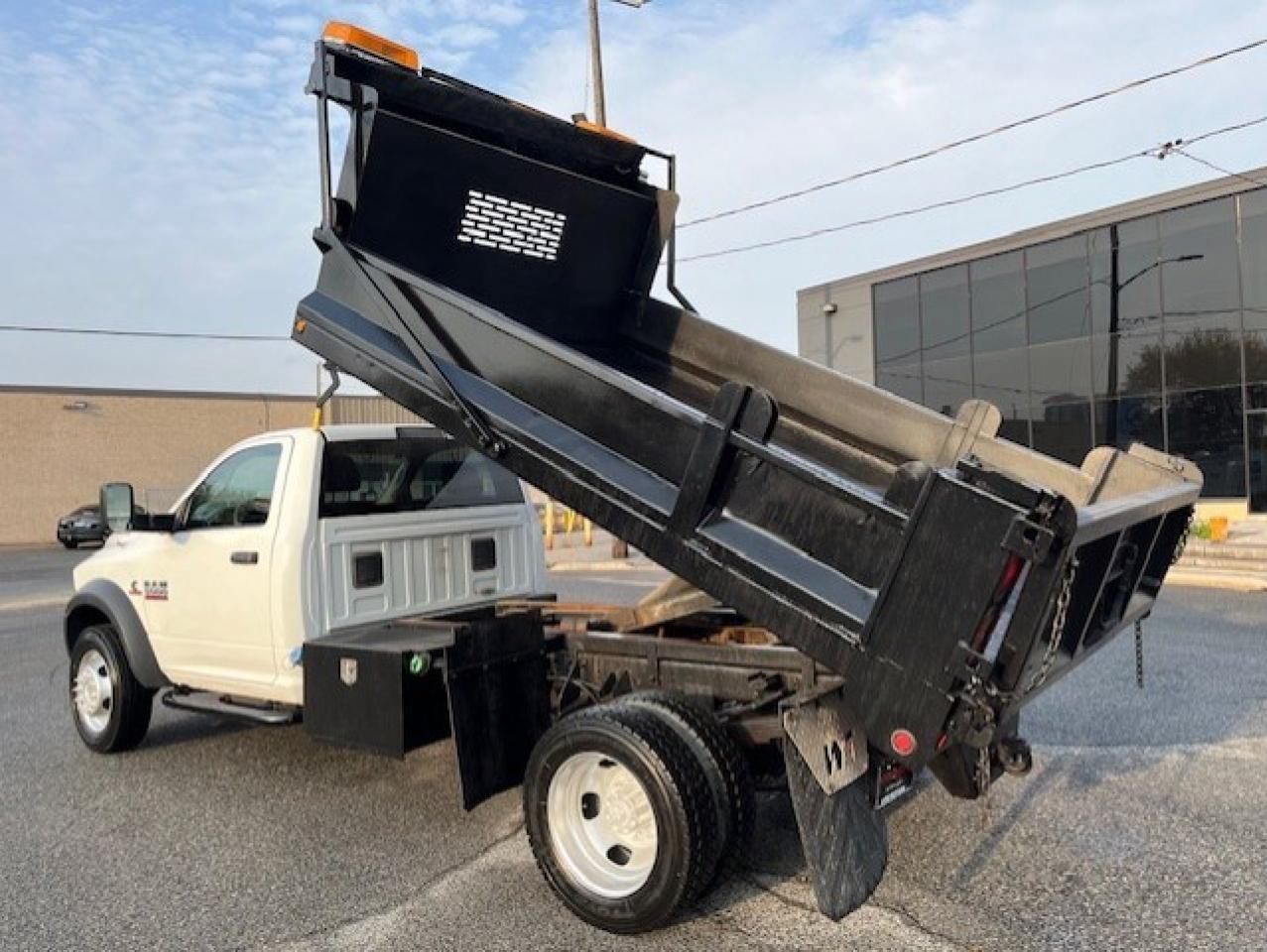 2013 RAM 5500 ONLY 79KM-6.7L CUMMINS DIESEL-11' DUMP BOX-CAMERA Photo