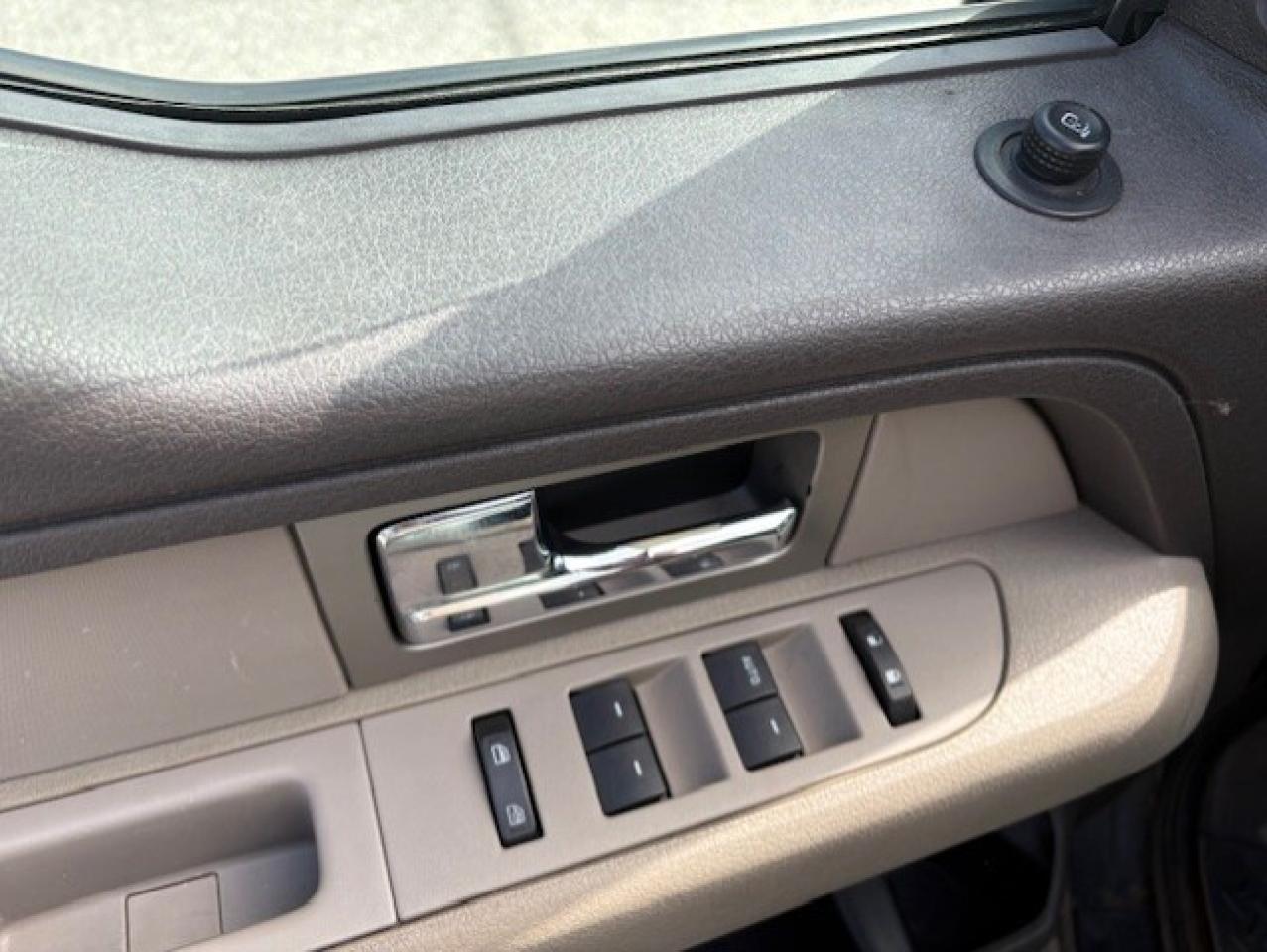 2010 Ford F-150 1 OWNER-5.4L V8-LEER CAP-NEW BRAKES-CERTIFIED!! Photo