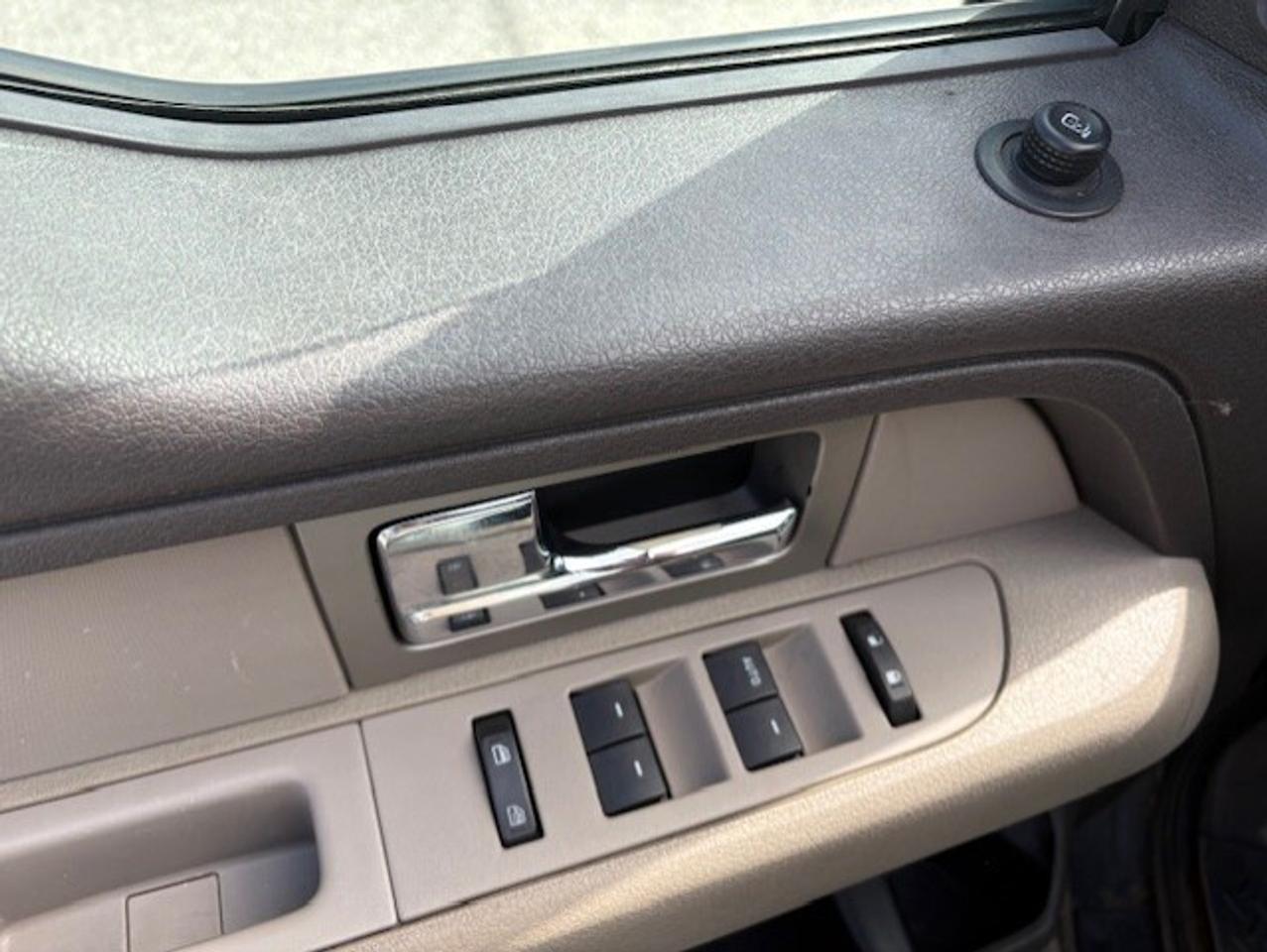 2010 Ford F-150 1 OWNER-5.4L V8-LEER CAP-NEW BRAKES-CERTIFIED!! Photo