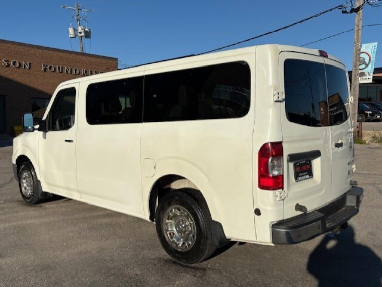 2016 Nissan NV 3500 SL HD 12 PASSENGER-CAM-NAV-LEATHER-HTD SEATS Photo2