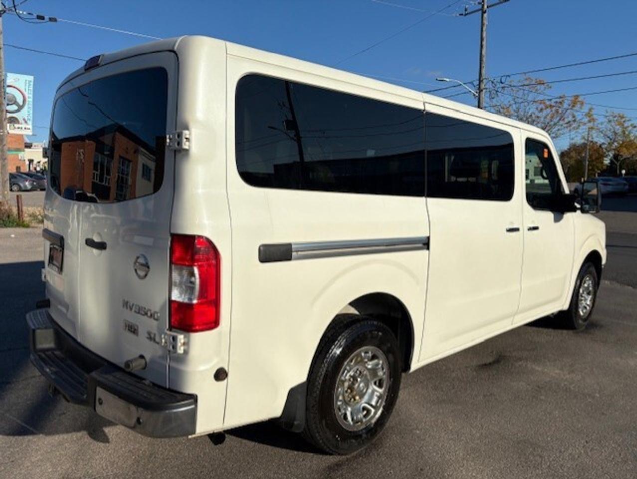 2016 Nissan NV 3500 SL HD 12 PASSENGER-CAM-NAV-LEATHER-HTD SEATS Photo4