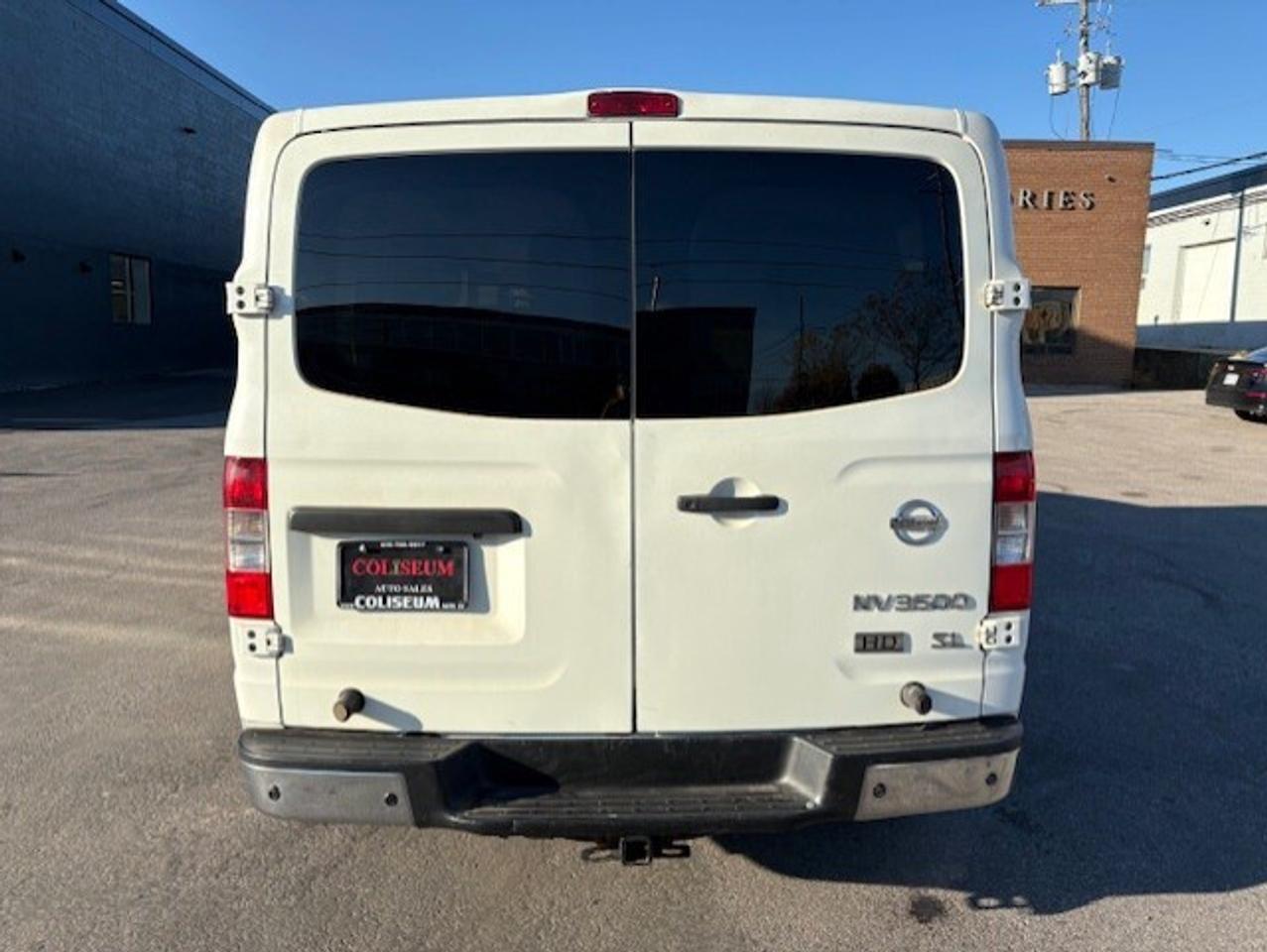 2016 Nissan NV 3500 SL HD 12 PASSENGER-CAM-NAV-LEATHER-HTD SEATS Photo3