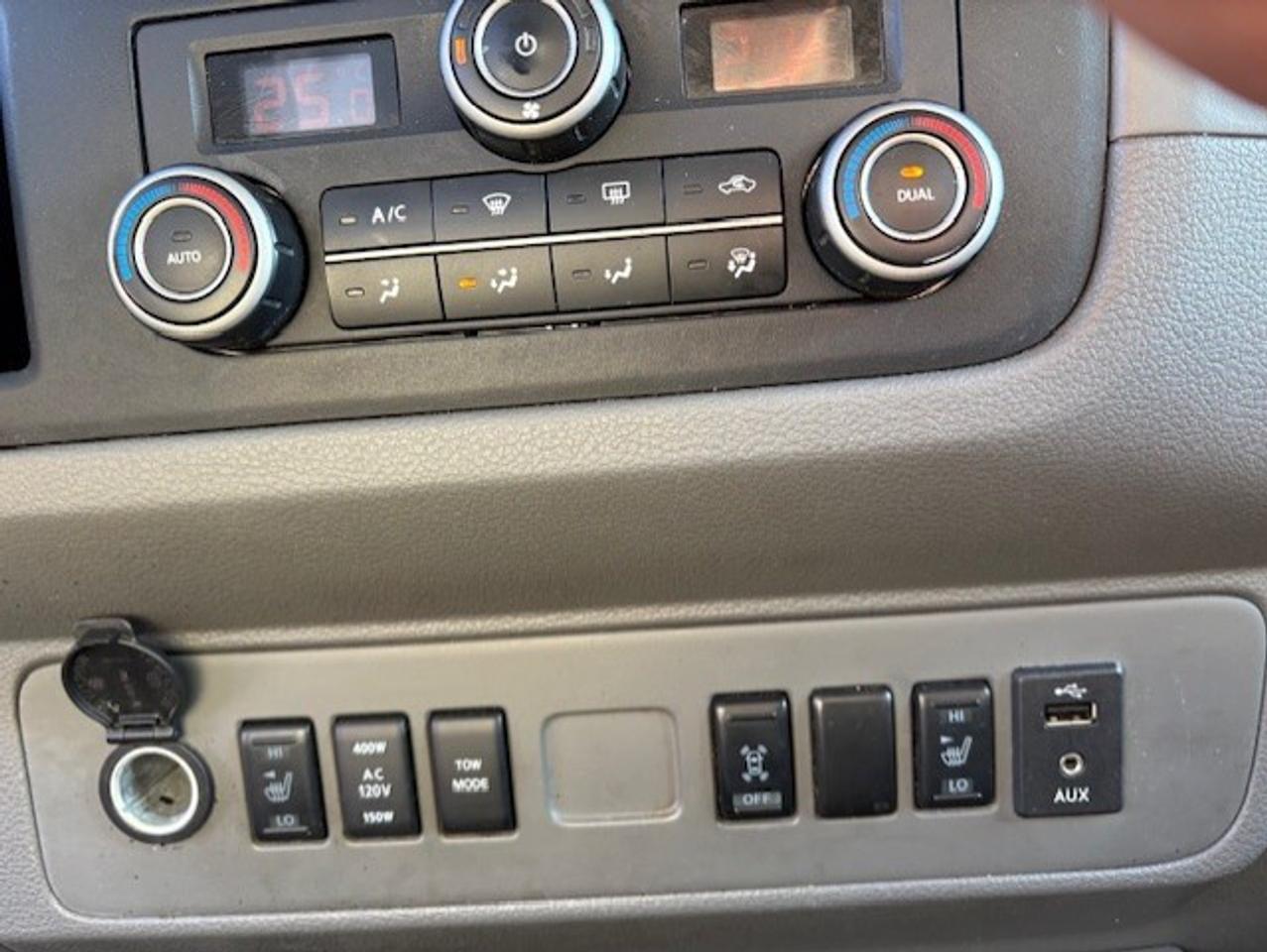 2016 Nissan NV 3500 SL HD 12 PASSENGER-CAM-NAV-LEATHER-HTD SEATS Photo