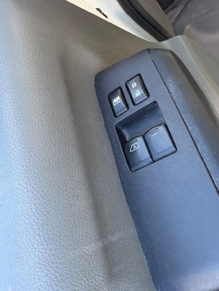 2016 Nissan NV 3500 SL HD 12 PASSENGER-CAM-NAV-LEATHER-HTD SEATS Photo