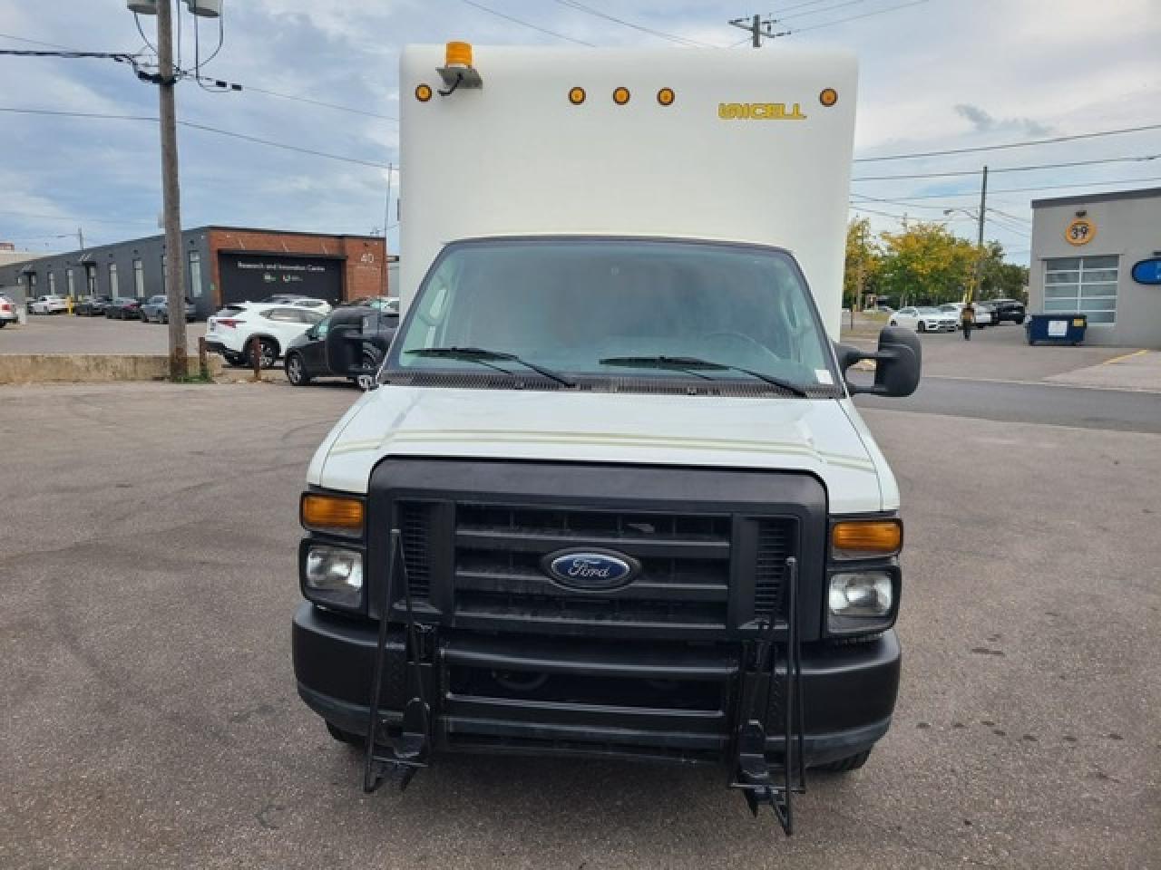 2012 Ford Econoline E-450 16 FT UNICELL-WALTCO P/LIFTGATE-5 PASSENGER Photo