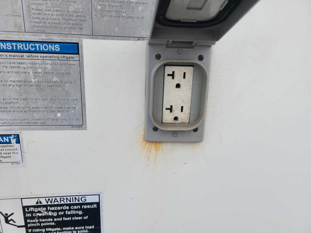 2012 Ford Econoline E-450 16 FT UNICELL-WALTCO P/LIFTGATE-5 PASSENGER Photo