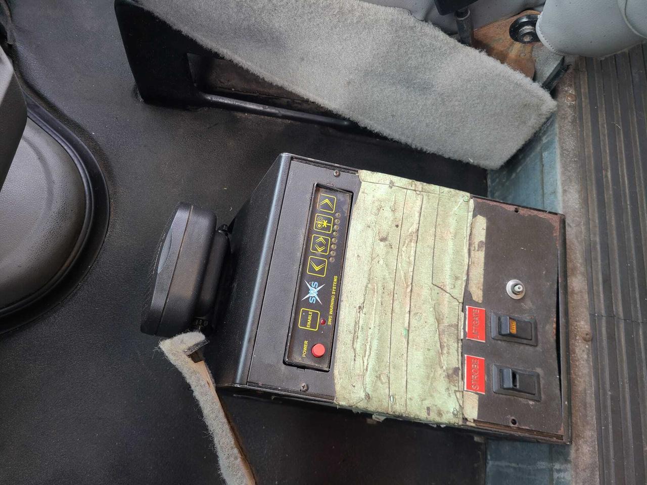 2012 Ford Econoline E-450 16 FT UNICELL-WALTCO P/LIFTGATE-5 PASSENGER Photo