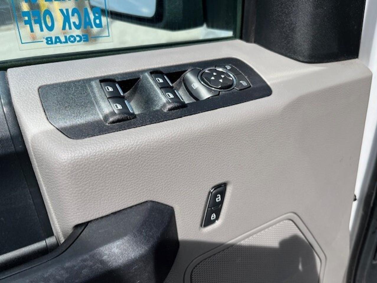 2020 Ford F-150 XL V6 ARE CAP-BACK UP CAMERA-MOBILE POWER WASHER Photo