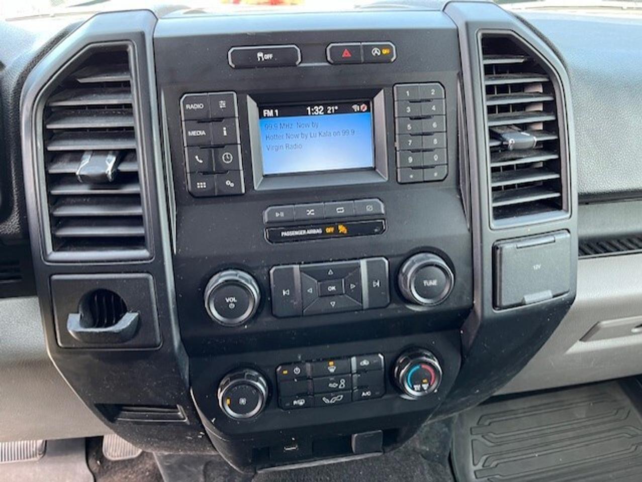 2020 Ford F-150 XL V6 ARE CAP-BACK UP CAMERA-MOBILE POWER WASHER Photo