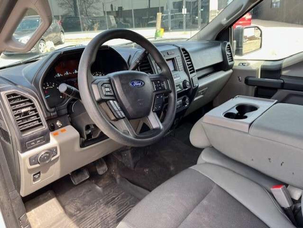 2020 Ford F-150 XL V6 ARE CAP-BACK UP CAMERA-MOBILE POWER WASHER Photo