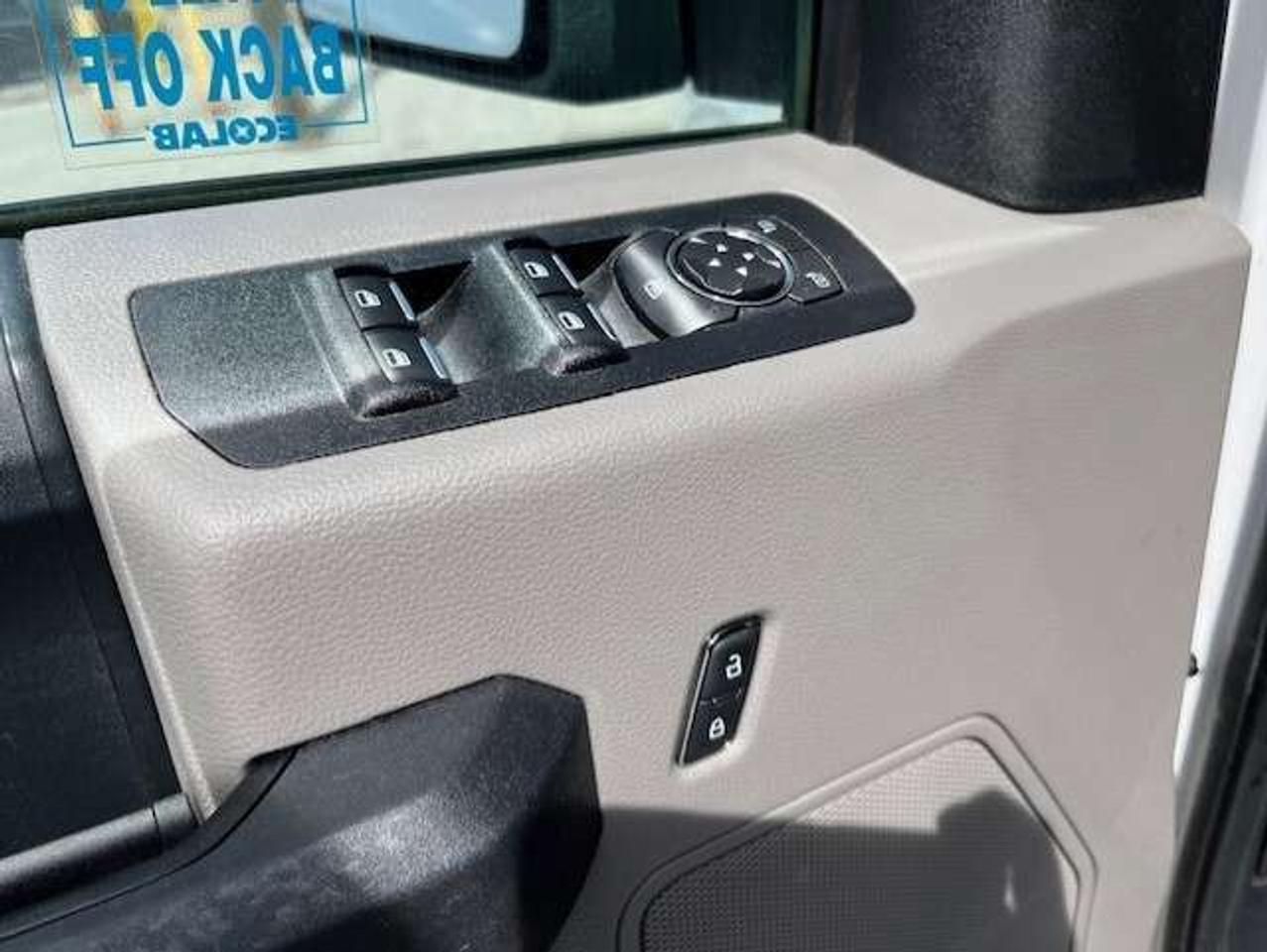 2020 Ford F-150 XL V6 ARE CAP-BACK UP CAMERA-MOBILE POWER WASHER Photo