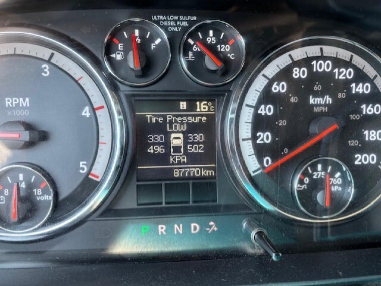 2011 RAM 2500 6.7L CUMMINS DIESEL-CREW CAB-SHORT BOX-ONLY 87KM! Photo