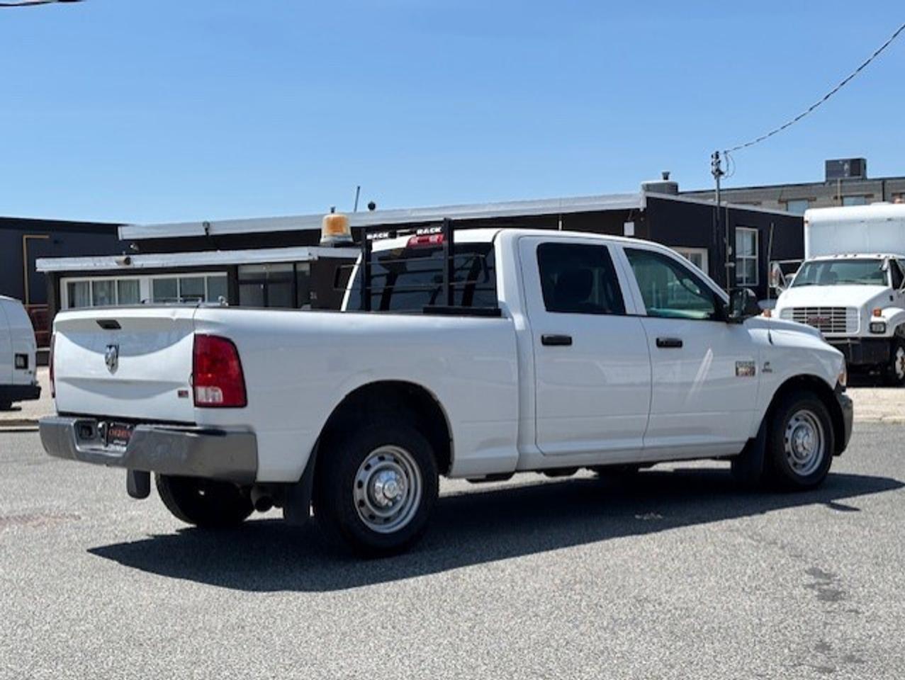 2011 RAM 2500 6.7L CUMMINS DIESEL-CREW CAB-SHORT BOX-ONLY 87KM! Photo