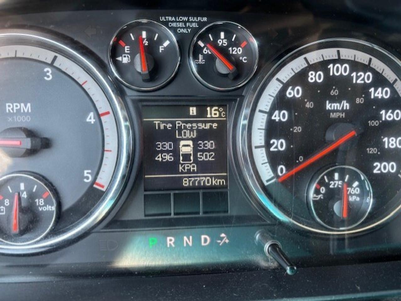 2011 RAM 2500 6.7L CUMMINS DIESEL-CREW CAB-SHORT BOX-ONLY 87KM! Photo