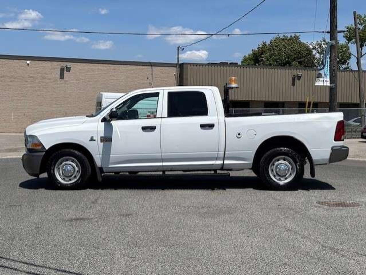 2011 RAM 2500 6.7L CUMMINS DIESEL-CREW CAB-SHORT BOX-ONLY 87KM! Photo5