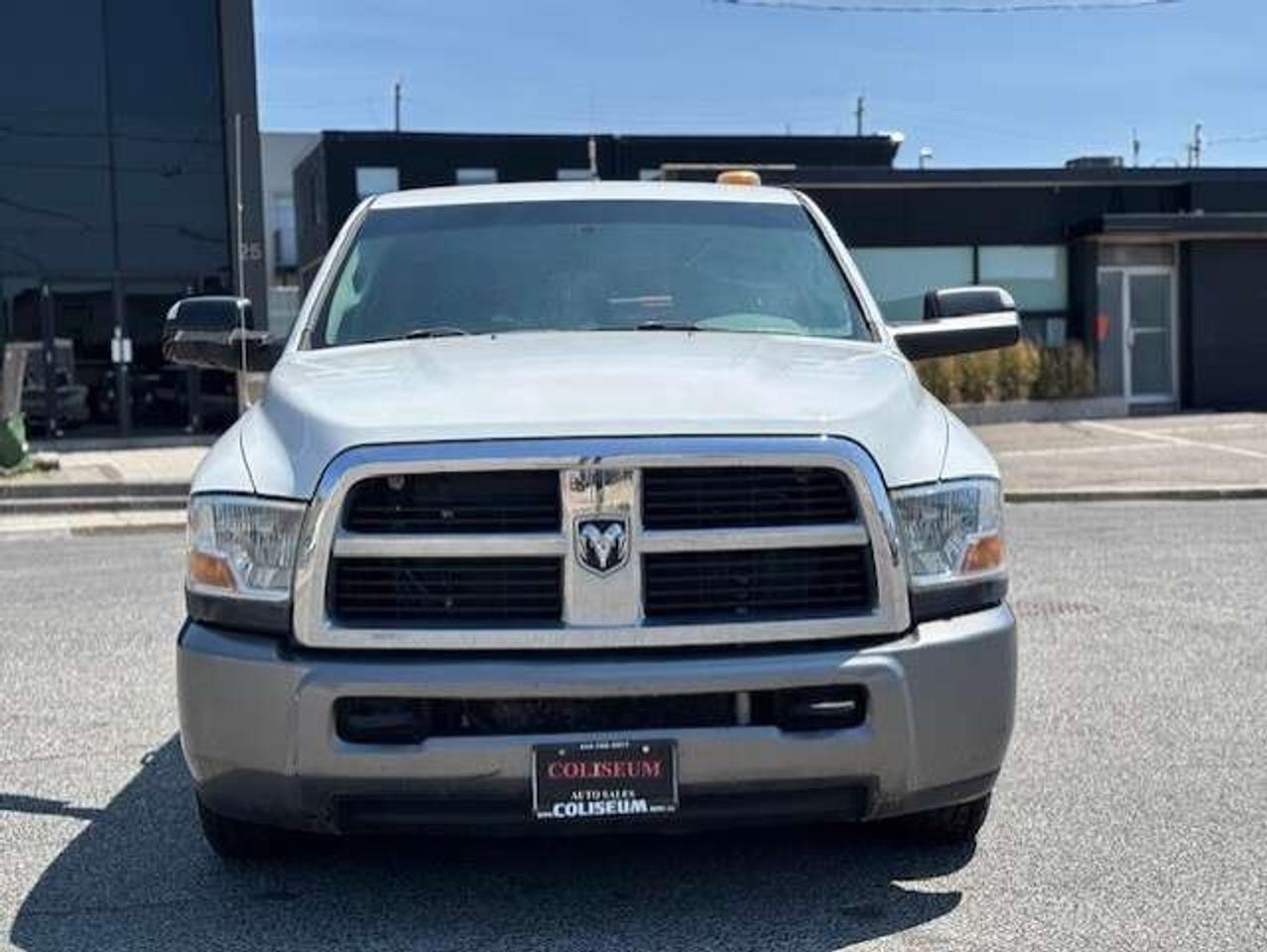 2011 RAM 2500 6.7L CUMMINS DIESEL-CREW CAB-SHORT BOX-ONLY 87KM! Photo