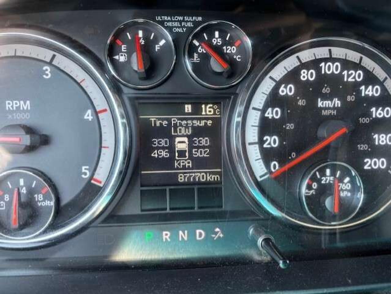 2011 RAM 2500 6.7L CUMMINS DIESEL-CREW CAB-SHORT BOX-ONLY 87KM! Photo