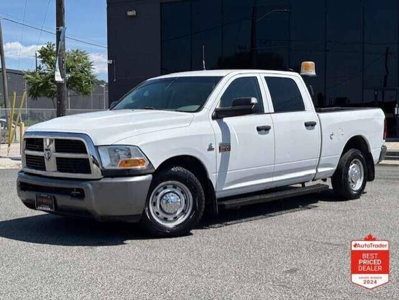 2011 RAM 2500 6.7L CUMMINS DIESEL-CREW CAB-SHORT BOX-ONLY 87KM! Photo