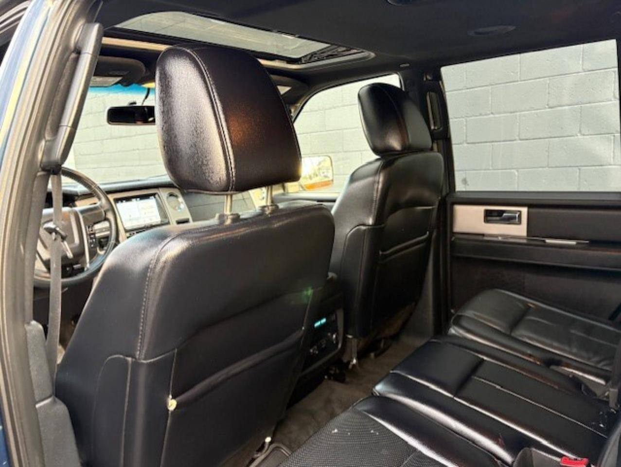 2017 Ford Expedition XLT 4WD 8 PASSENGER LEATHER-ROOF-CAM-NAV-CERTIFIED Photo