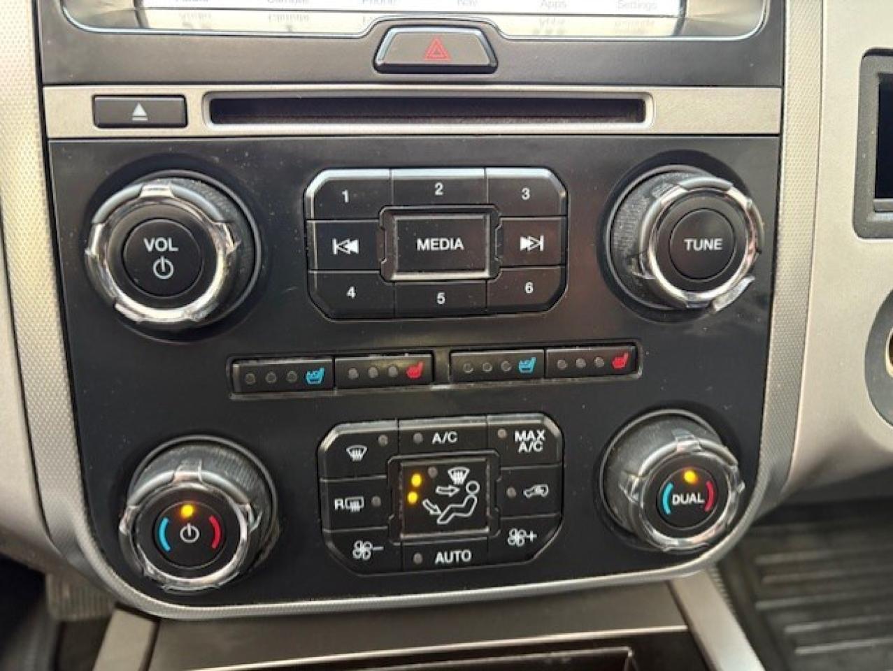 2017 Ford Expedition XLT 4WD 8 PASSENGER LEATHER-ROOF-CAM-NAV-CERTIFIED Photo