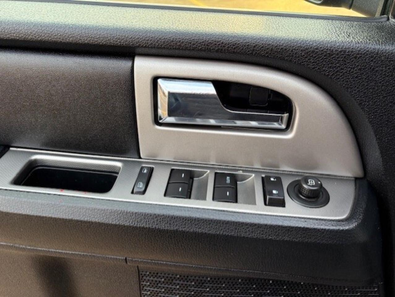 2017 Ford Expedition XLT 4WD 8 PASSENGER LEATHER-ROOF-CAM-NAV-CERTIFIED Photo