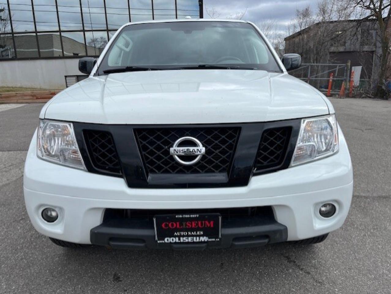 2018 Nissan Frontier SV 4X4 MIDNIGHT EDITION-CREW CAB-CERTIFIED-FINANCE Photo