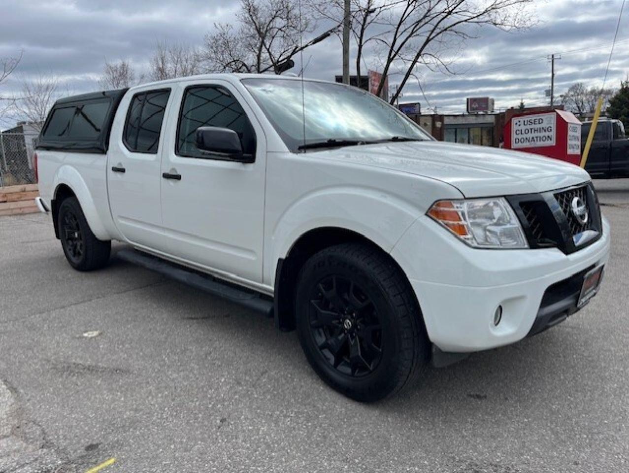 2018 Nissan Frontier SV 4X4 MIDNIGHT EDITION-CREW CAB-CERTIFIED-FINANCE Photo