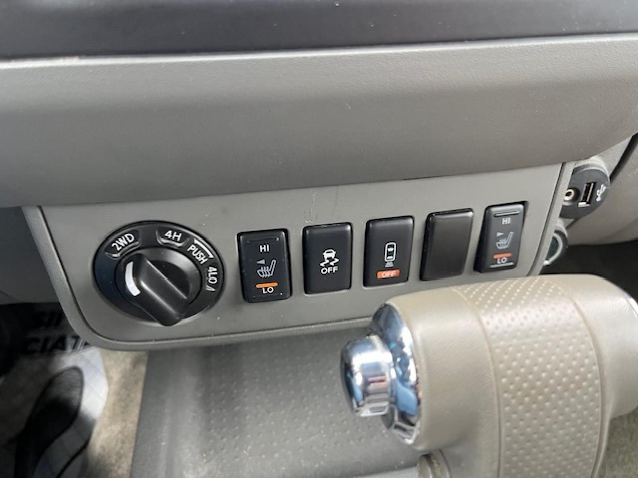 2018 Nissan Frontier SV 4X4 MIDNIGHT EDITION-CREW CAB-CERTIFIED-FINANCE Photo