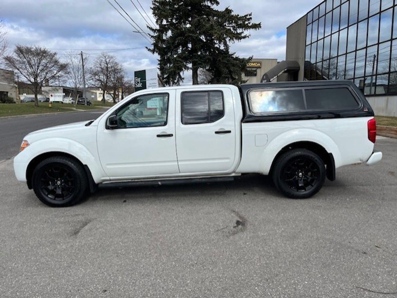 2018 Nissan Frontier SV 4X4 MIDNIGHT EDITION-CREW CAB-CERTIFIED-FINANCE Photo