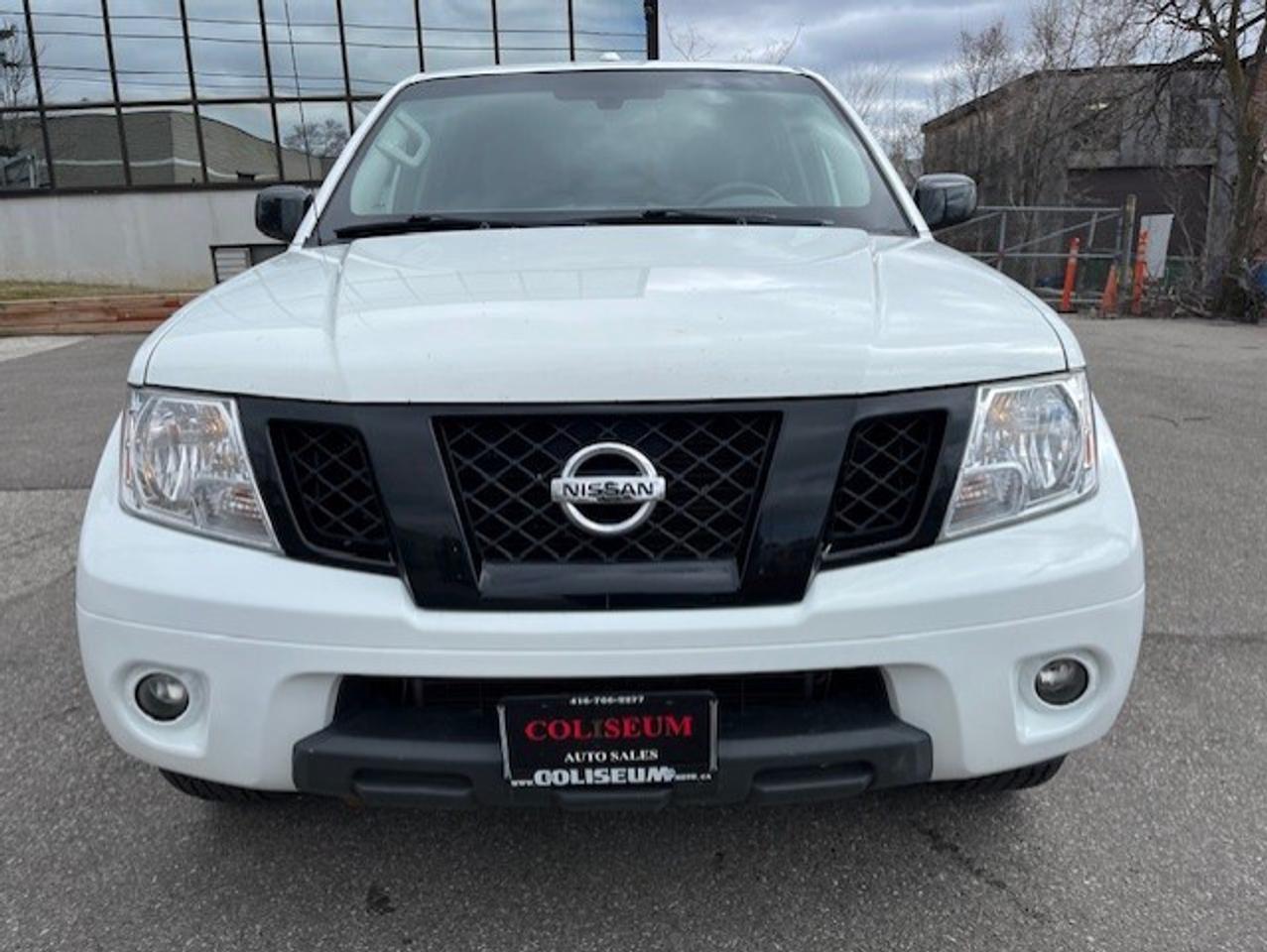 2018 Nissan Frontier SV 4X4 MIDNIGHT EDITION-CREW CAB-CERTIFIED-FINANCE Photo
