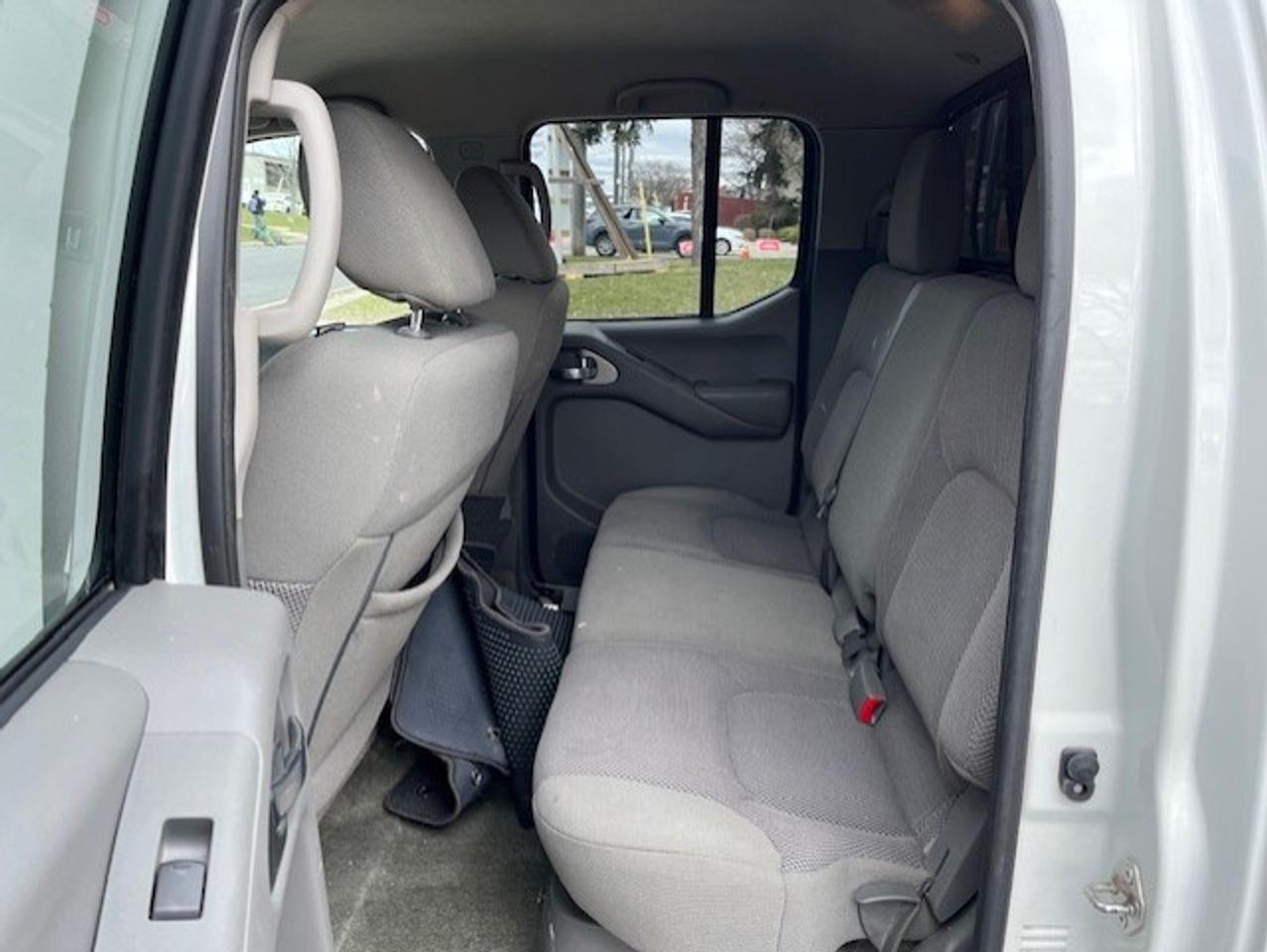 2018 Nissan Frontier SV 4X4 MIDNIGHT EDITION-CREW CAB-CERTIFIED-FINANCE Photo