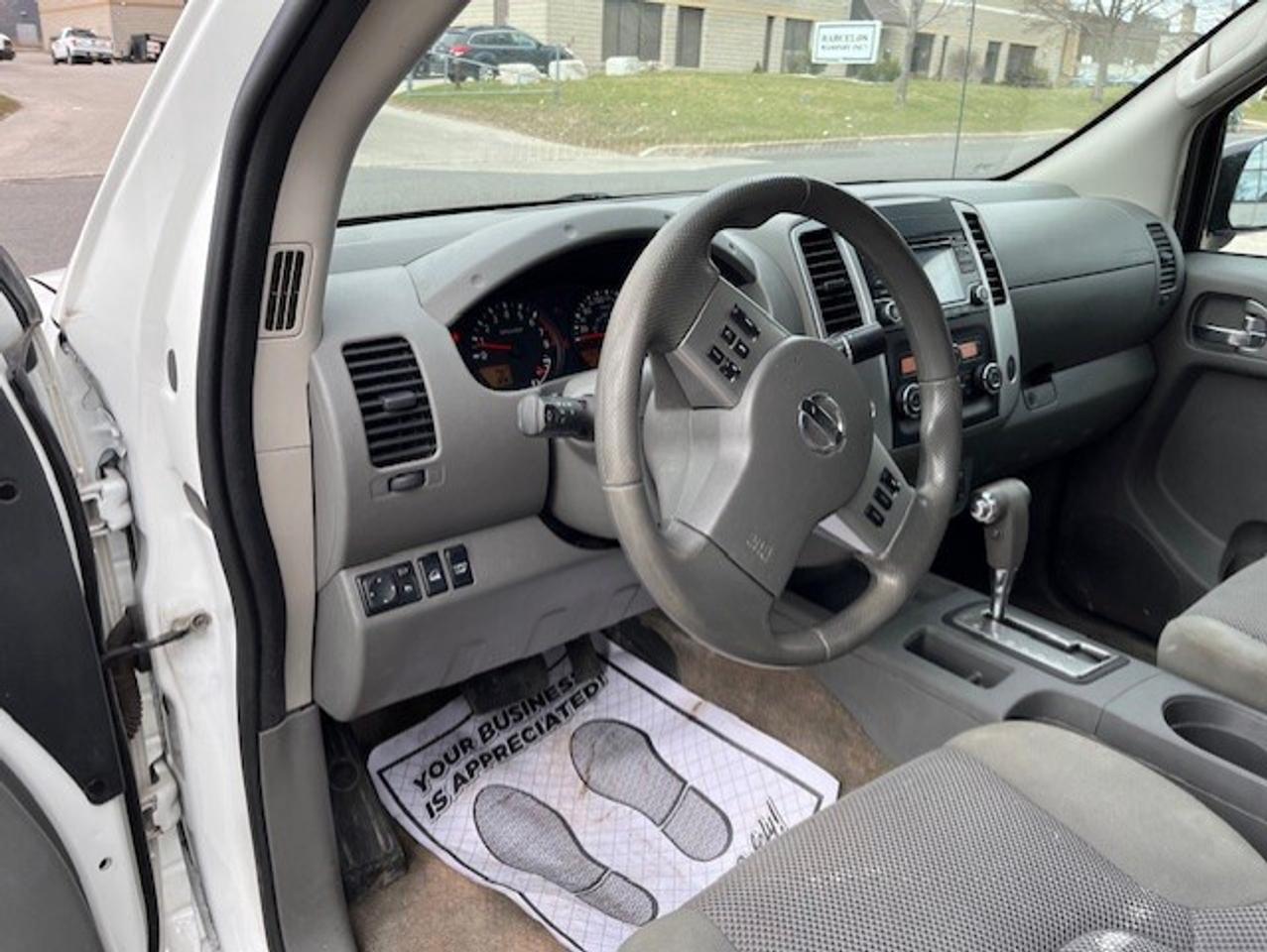 2018 Nissan Frontier SV 4X4 MIDNIGHT EDITION-CREW CAB-CERTIFIED-FINANCE Photo