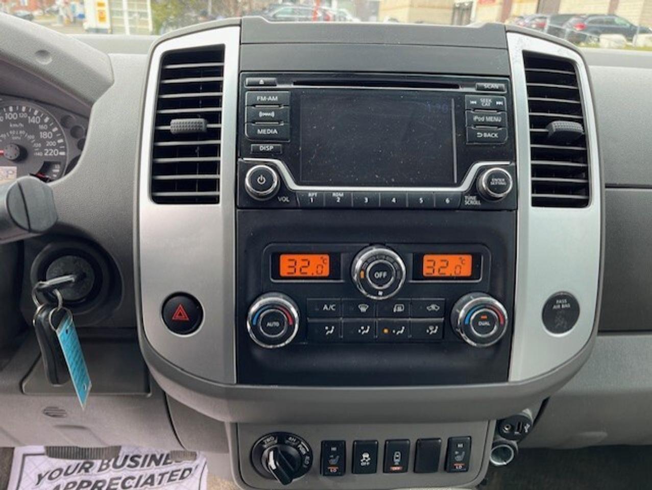 2018 Nissan Frontier SV 4X4 MIDNIGHT EDITION-CREW CAB-CERTIFIED-FINANCE Photo