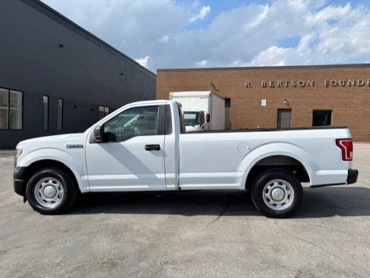 2016 Ford F-150 XL ONLY 90KM-REGULAR CAB 8' LONG BOX-10 TO CHOOSE Photo