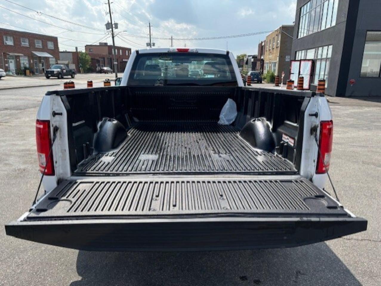 2016 Ford F-150 XL ONLY 90KM-REGULAR CAB 8' LONG BOX-10 TO CHOOSE Photo