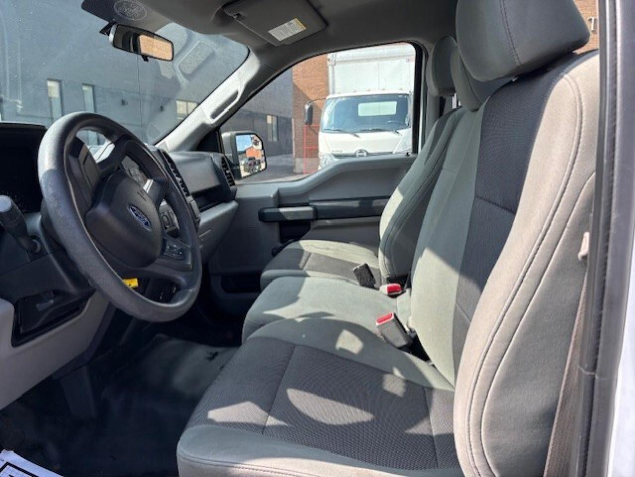 2016 Ford F-150 XL ONLY 90KM-REGULAR CAB 8' LONG BOX-10 TO CHOOSE Photo