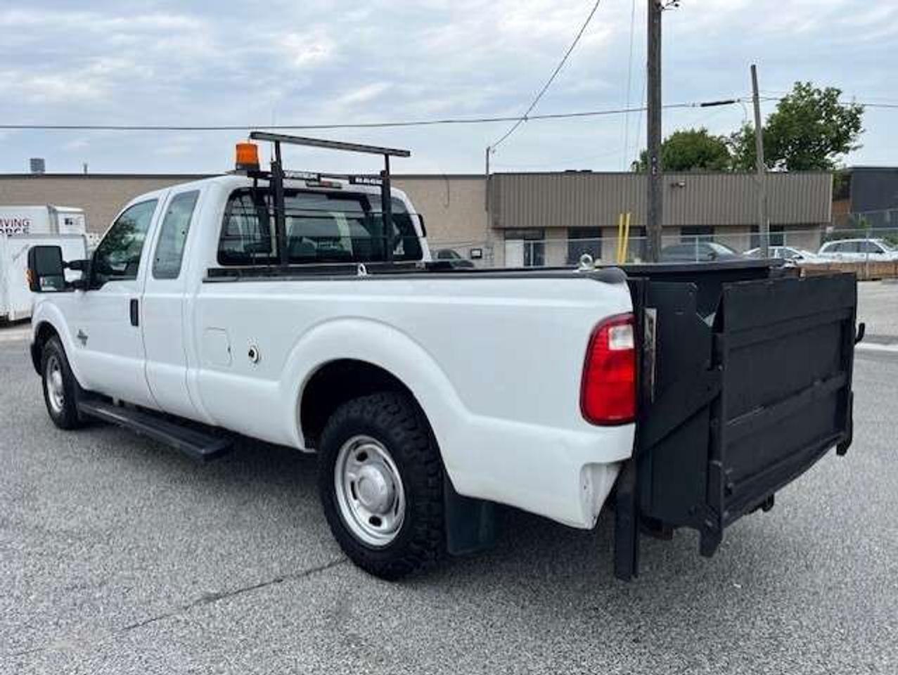 2013 Ford F-250 6.7L POWER STROKE DIESEL-LONG BOX-POWER LIFTGATE Photo2